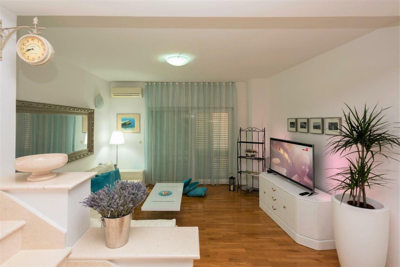 Andor - Lux, Two Beautiful Terraces With Sea & Sunset View Appartement Makarska Buitenkant foto